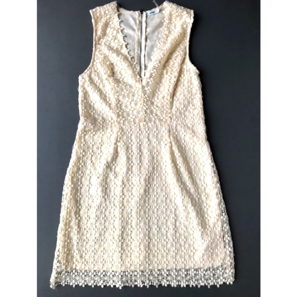 Urban Outfitters Crochet Size 6 Kimchi Blue sleeveless ivory brocade lace dress